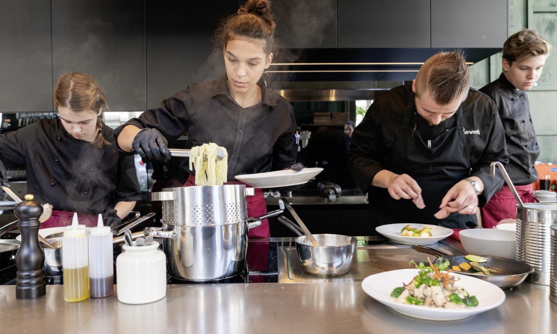 Zur Werkstatt an der Gleistribüne, Dîner gastronomique 