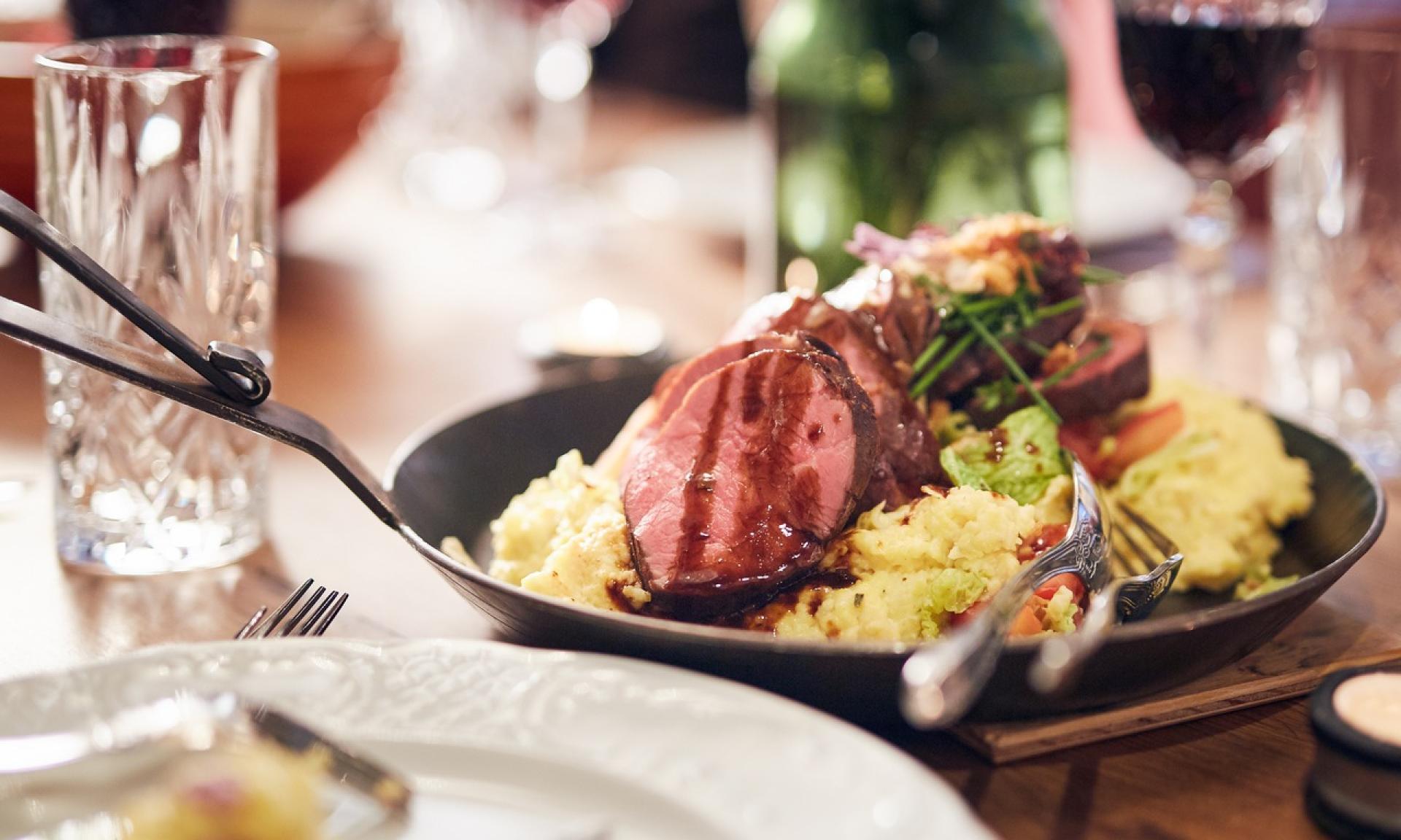 Zur Werkstatt an der Gleistribüne, Dîner gastronomique 