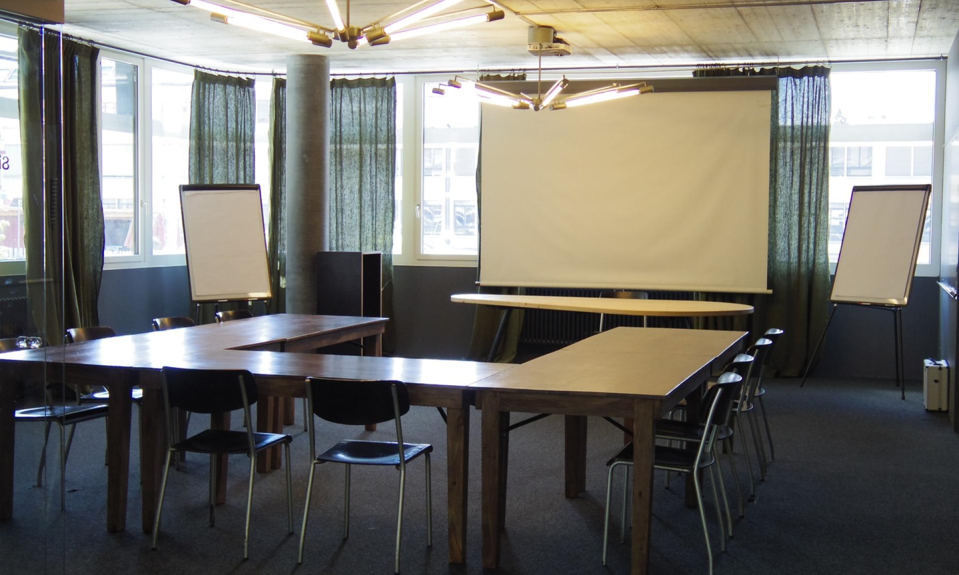 Daizy, meeting room