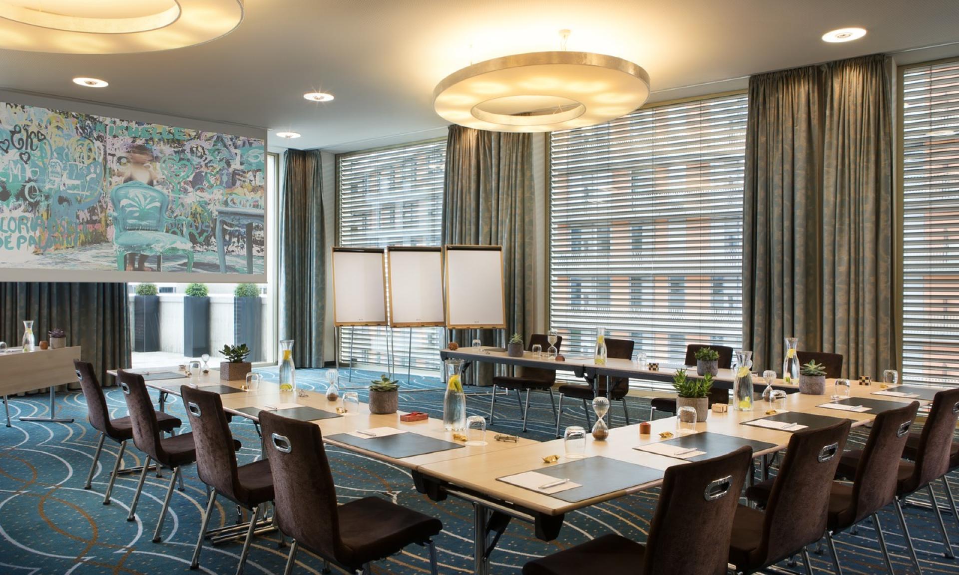 Renaissance Zurich Tower Hotel - Raum Rhein