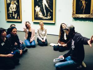 Letsmuseeum, Selbstmord, Geld, Olivenöl