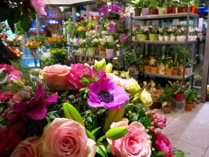 Blumen Krämer, flower store at Zurich’s Main Train Station