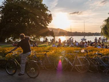 Lake Zurich, bikes