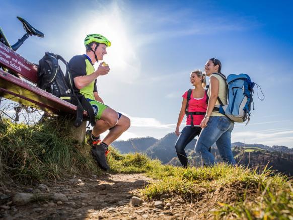 Mehr als 1100 Kilometer Wanderwege laden dazu ein, die Region auf abwechslungsreichen Wegen zu erkunden.